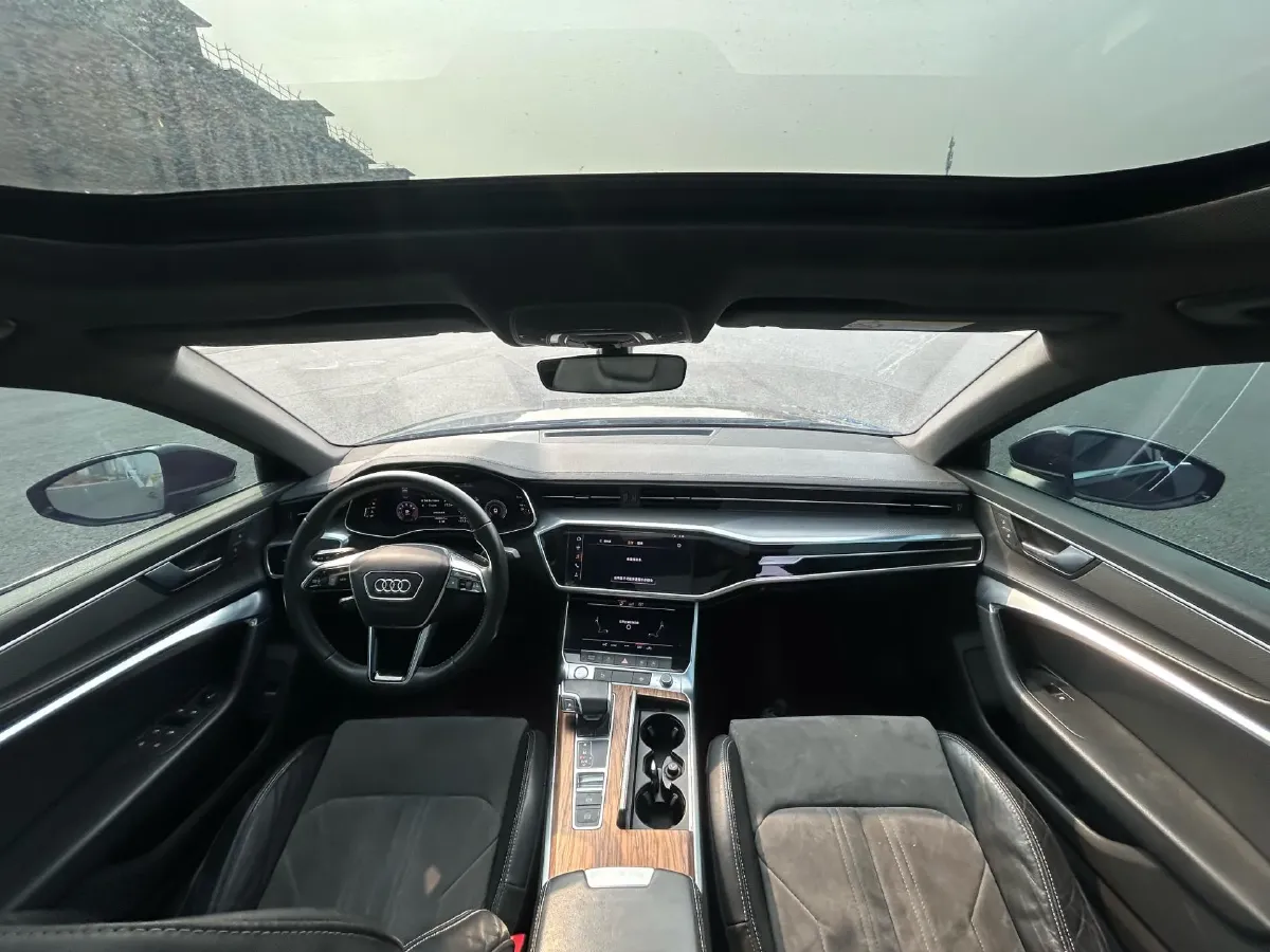 2020 Audi A6L 2.0T 224HP L4 7DCT,autocango,china used car exporter,china ev exporter,chinese used car exporter,chinese used ev exporter