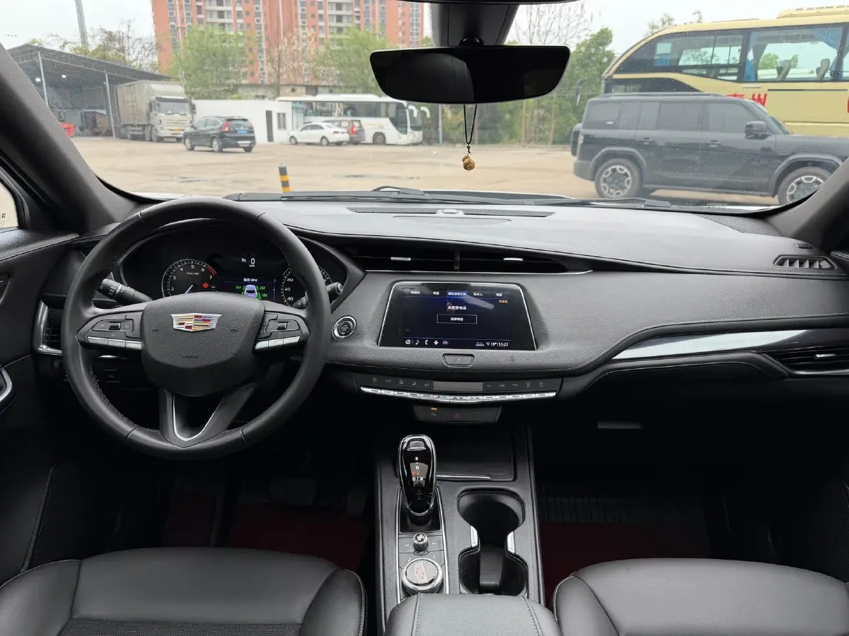 2020 Cadillac XT4 2.0T 241HP L4 9AT,autocango,china used car exporter,china ev exporter,chinese used car exporter,chinese used ev exporter