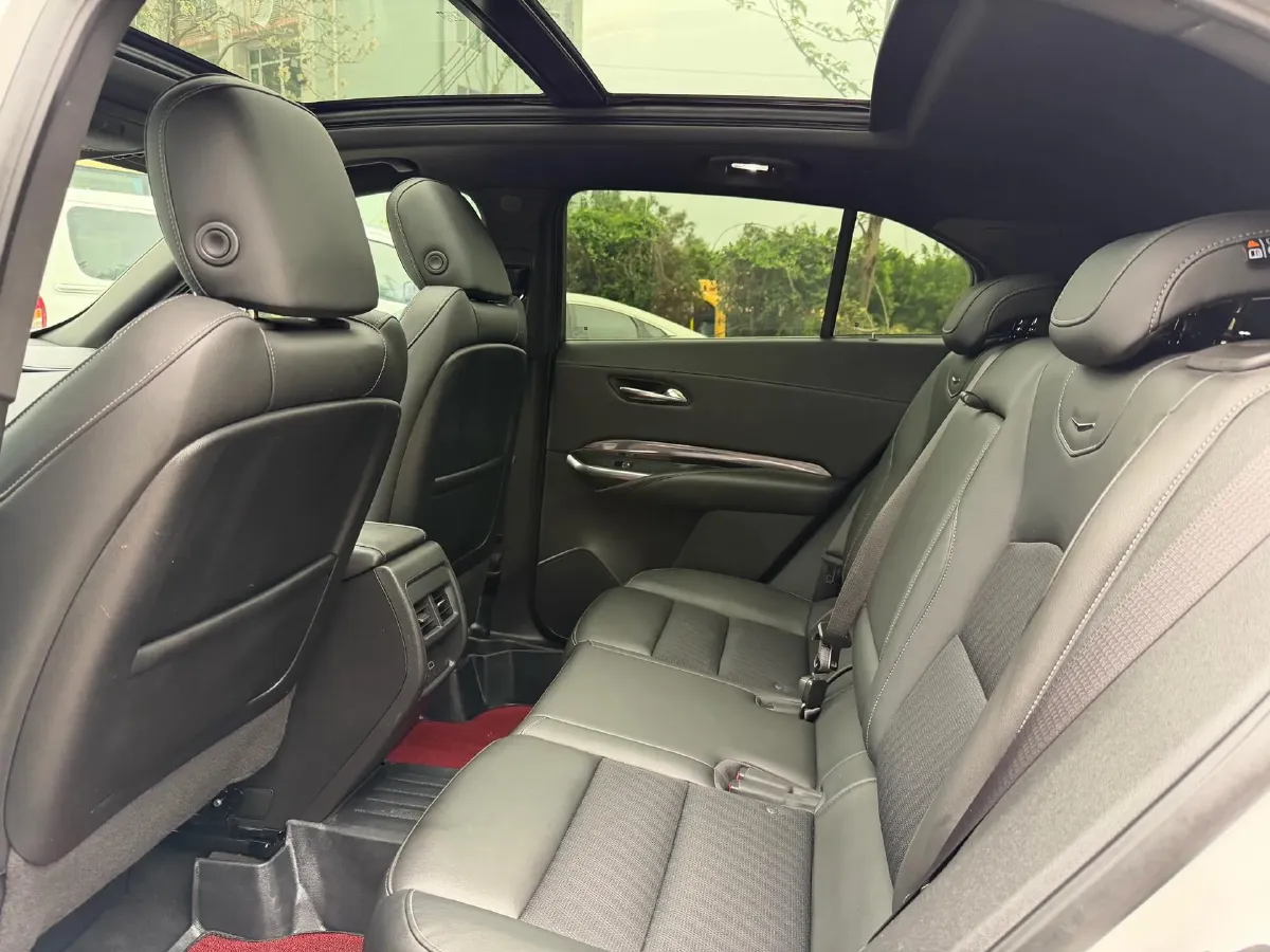 2020 Cadillac XT4 2.0T 241HP L4 9AT,autocango,china used car exporter,china ev exporter,chinese used car exporter,chinese used ev exporter