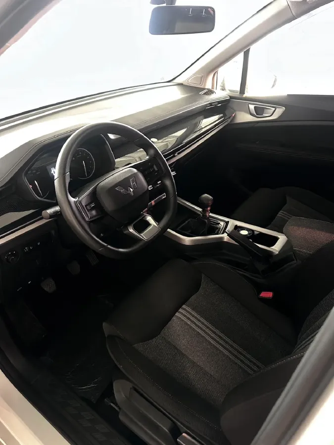 2022 WuLing ZhengChen 2.0L 136HP L4 6MT,autocango,china used car exporter,china ev exporter,chinese used car exporter,chinese used ev exporter