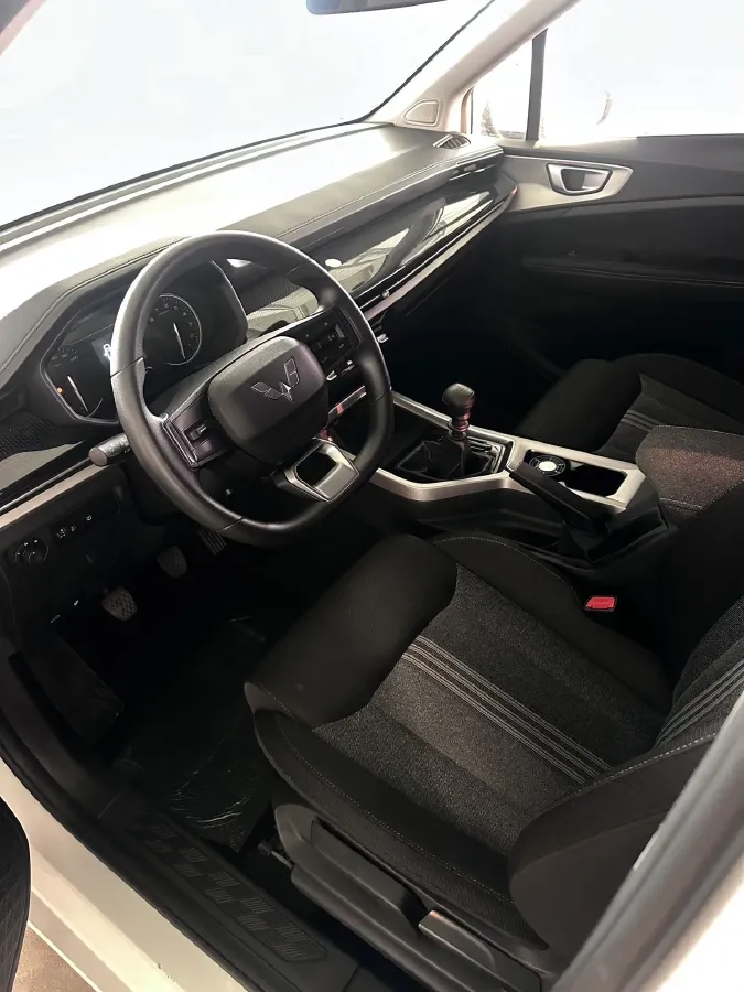 2022 WuLing ZhengChen 2.0L 136HP L4 6MT,autocango,china used car exporter,china ev exporter,chinese used car exporter,chinese used ev exporter