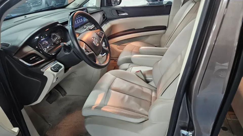 2020 Buick GL8 2.0T 237HP L4 9AT,autocango,china used car exporter,china ev exporter,chinese used car exporter,chinese used ev exporter