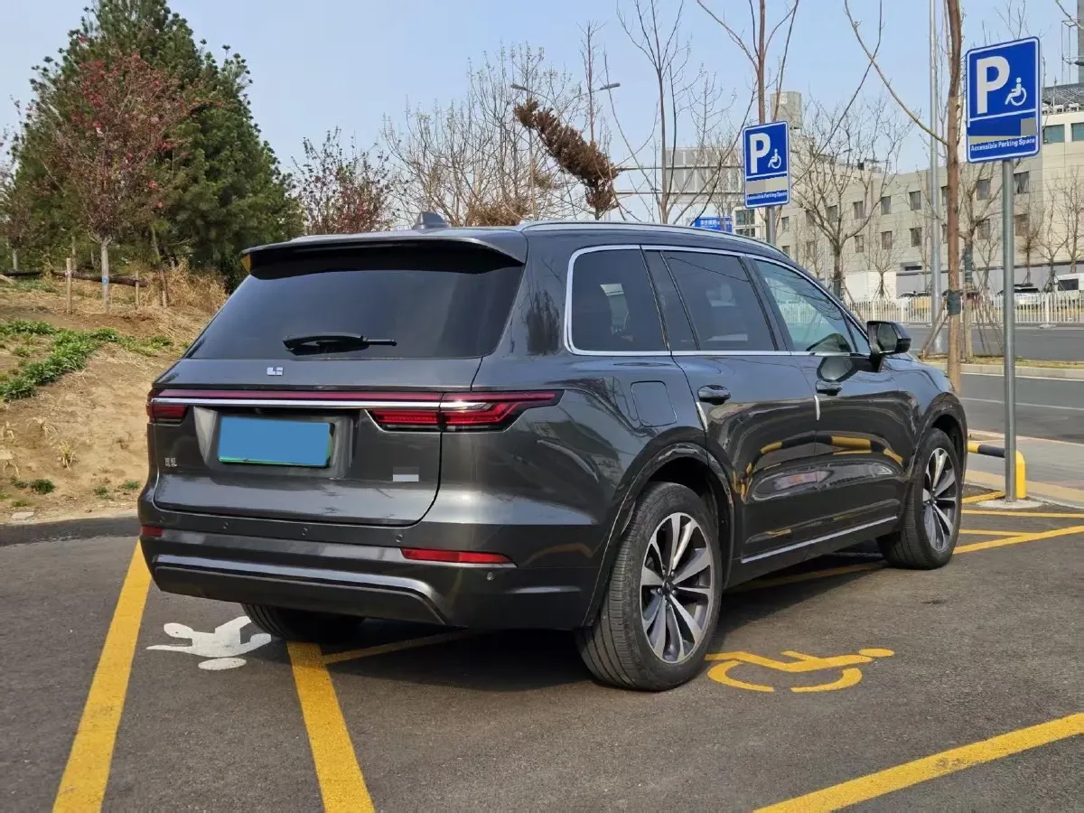 2020 Li ONE Range Extended 131HP REEV 40.5KWH,autocango,china used car exporter,china ev exporter,chinese used car exporter,chinese used ev exporter