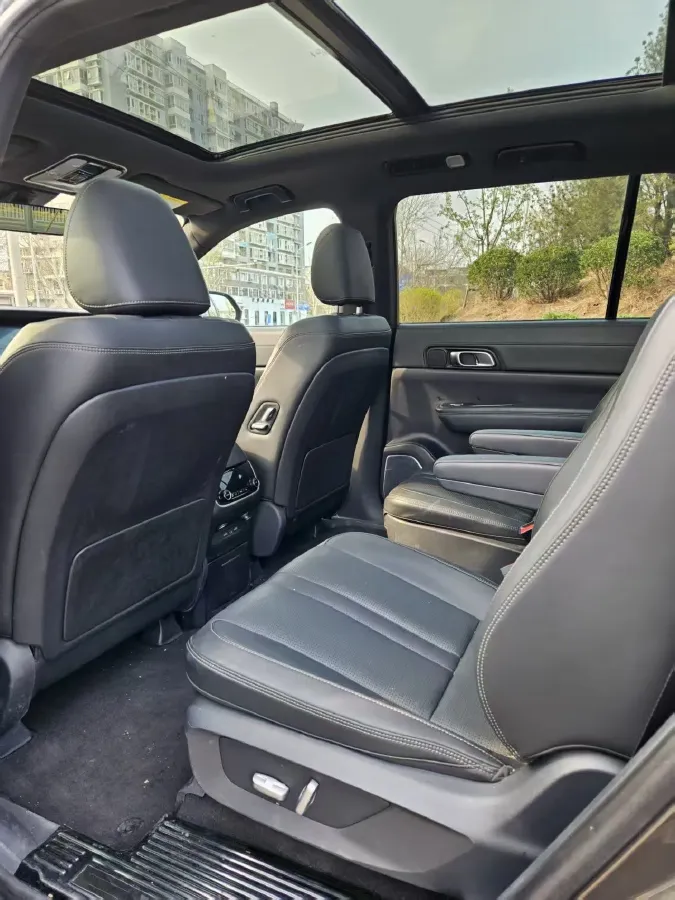 2020 Li ONE Range Extended 131HP REEV 40.5KWH,autocango,china used car exporter,china ev exporter,chinese used car exporter,chinese used ev exporter