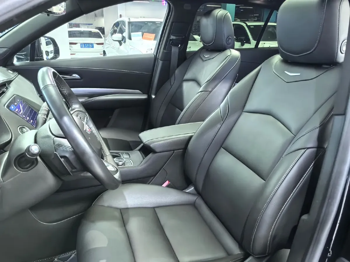 2020 Cadillac XT4 2.0T 241HP L4 9AT,autocango,china used car exporter,china ev exporter,chinese used car exporter,chinese used ev exporter