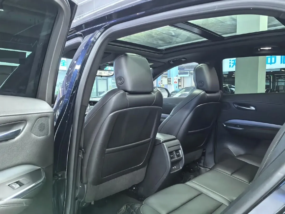 2020 Cadillac XT4 2.0T 241HP L4 9AT,autocango,china used car exporter,china ev exporter,chinese used car exporter,chinese used ev exporter