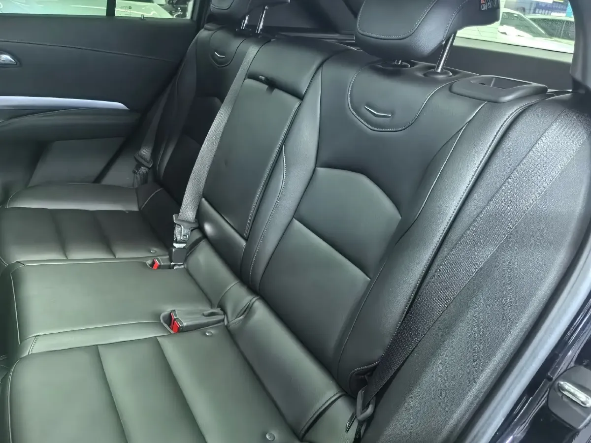 2020 Cadillac XT4 2.0T 241HP L4 9AT,autocango,china used car exporter,china ev exporter,chinese used car exporter,chinese used ev exporter