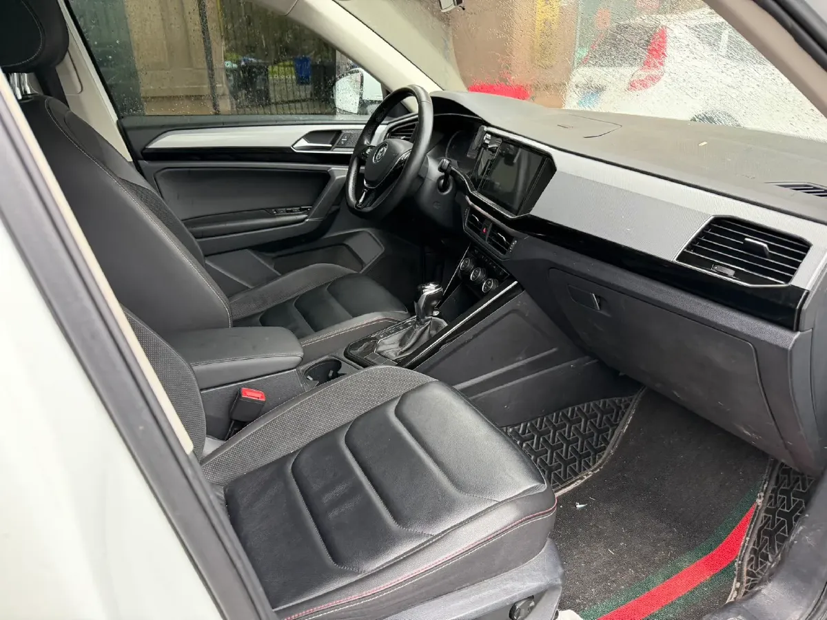 2019 Jeep Cherokee 2.0T 234HP L4 9AT,autocango,china used car exporter,china ev exporter,chinese used car exporter,chinese used ev exporter