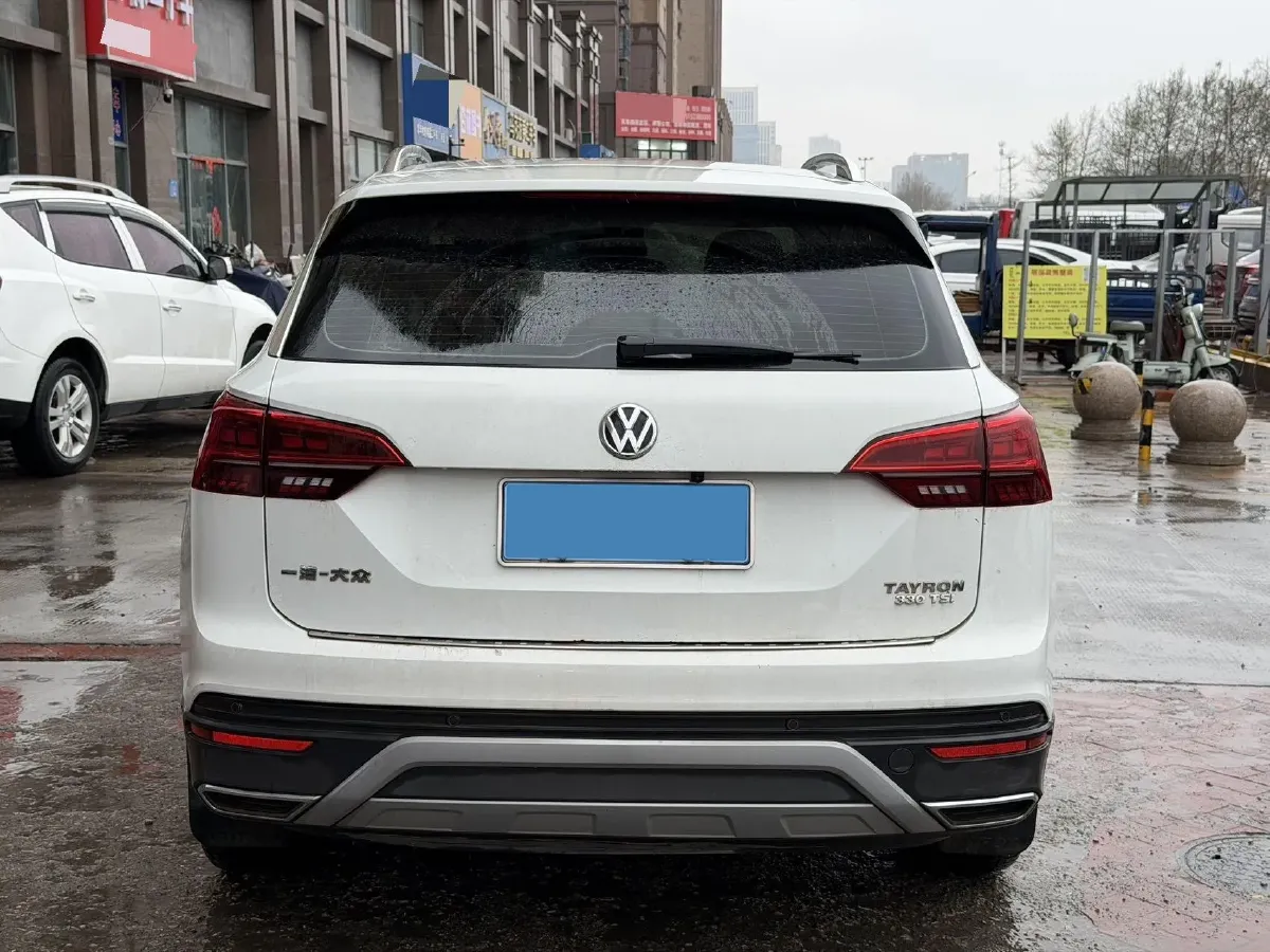 2019 Jeep Cherokee 2.0T 234HP L4 9AT,autocango,china used car exporter,china ev exporter,chinese used car exporter,chinese used ev exporter