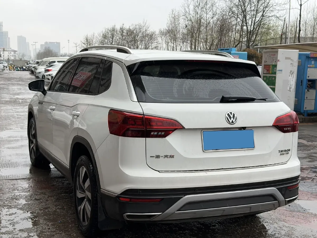 2019 Jeep Cherokee 2.0T 234HP L4 9AT,autocango,china used car exporter,china ev exporter,chinese used car exporter,chinese used ev exporter