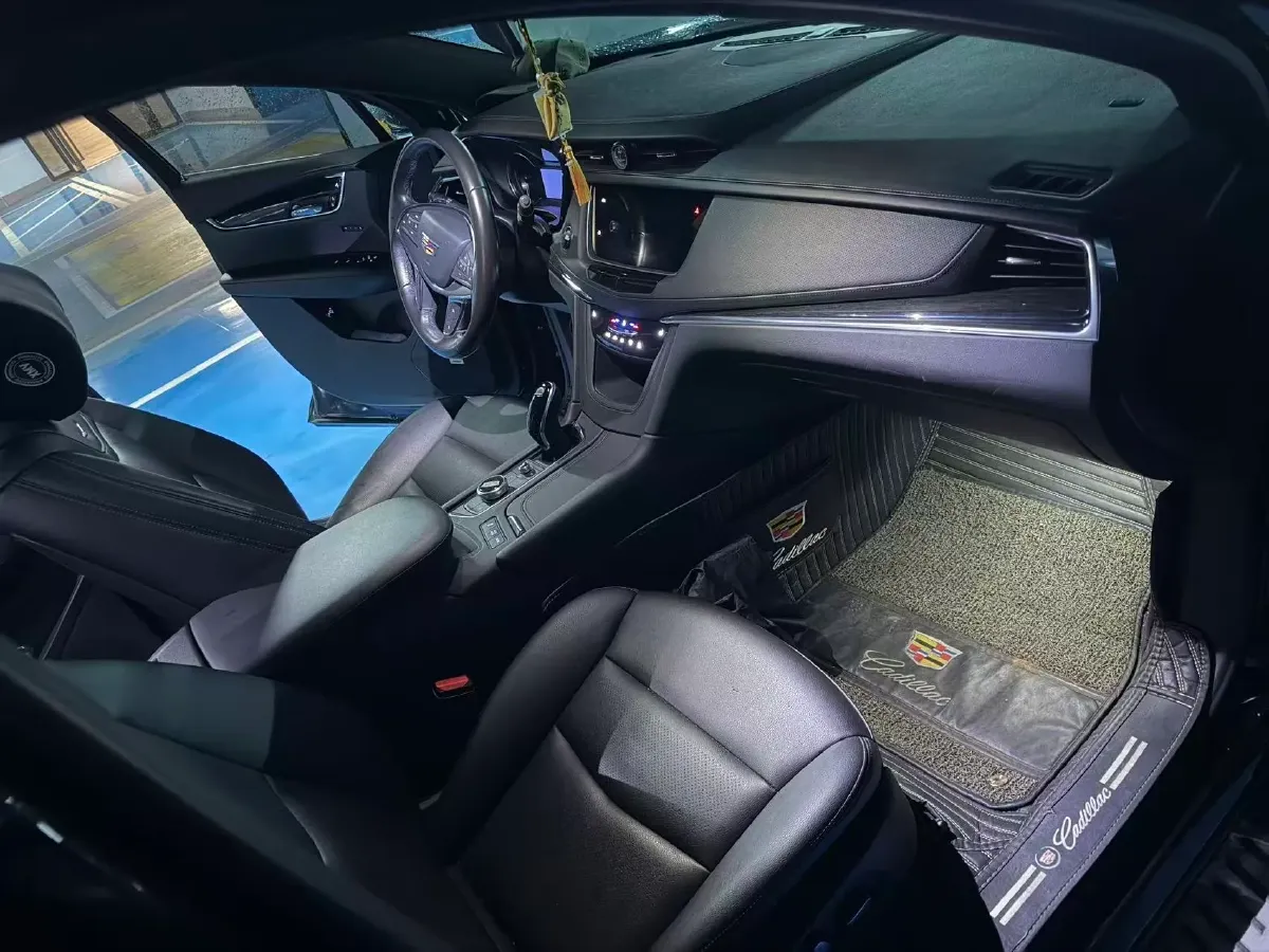 2021 Cadillac XT5 2.0T 237HP L4 9AT,autocango,china used car exporter,china ev exporter,chinese used car exporter,chinese used ev exporter