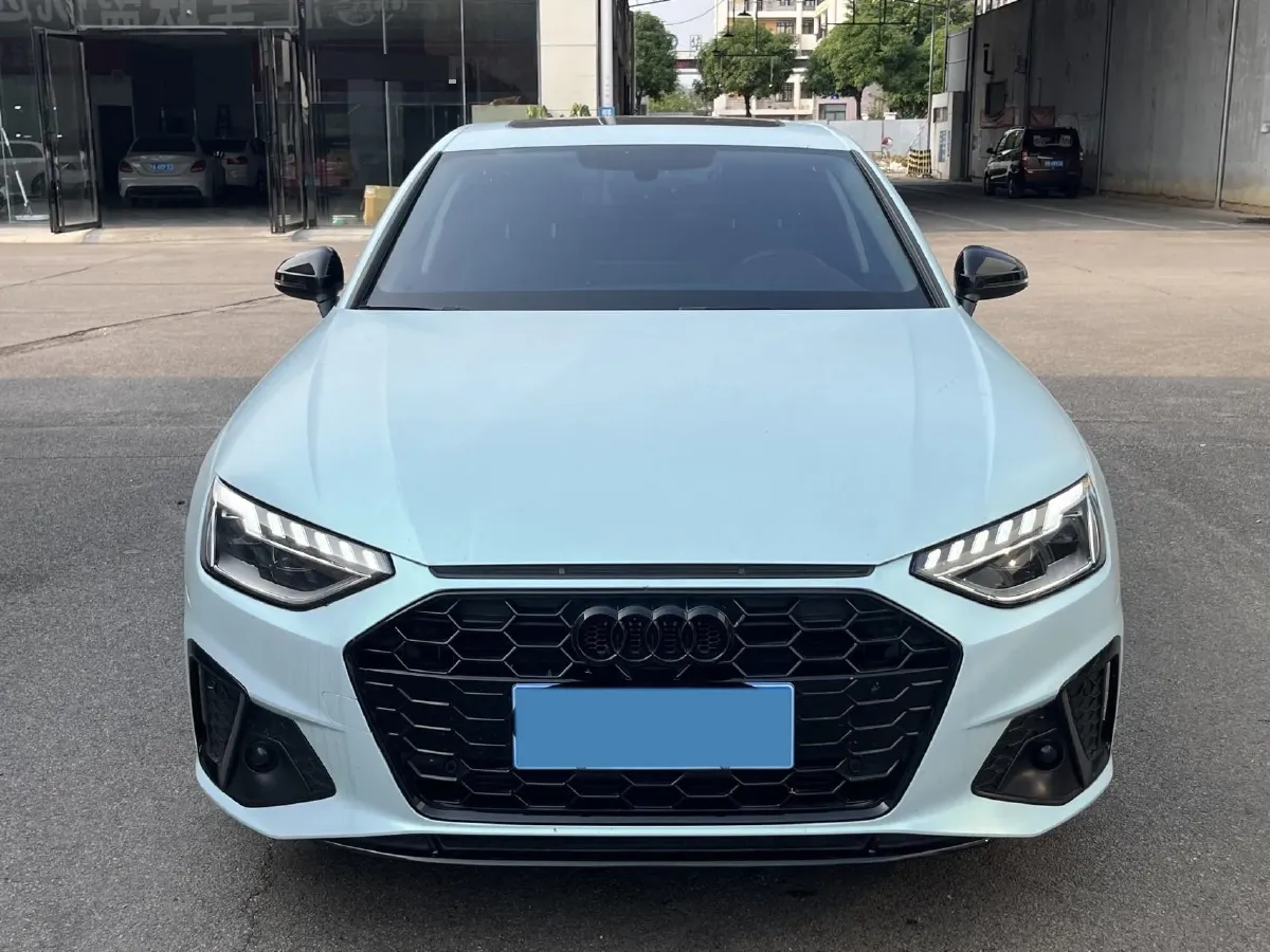 2022 Audi A4L 2.0T 190HP L4 7DCT,autocango,china used car exporter,china ev exporter,chinese used car exporter,chinese used ev exporter