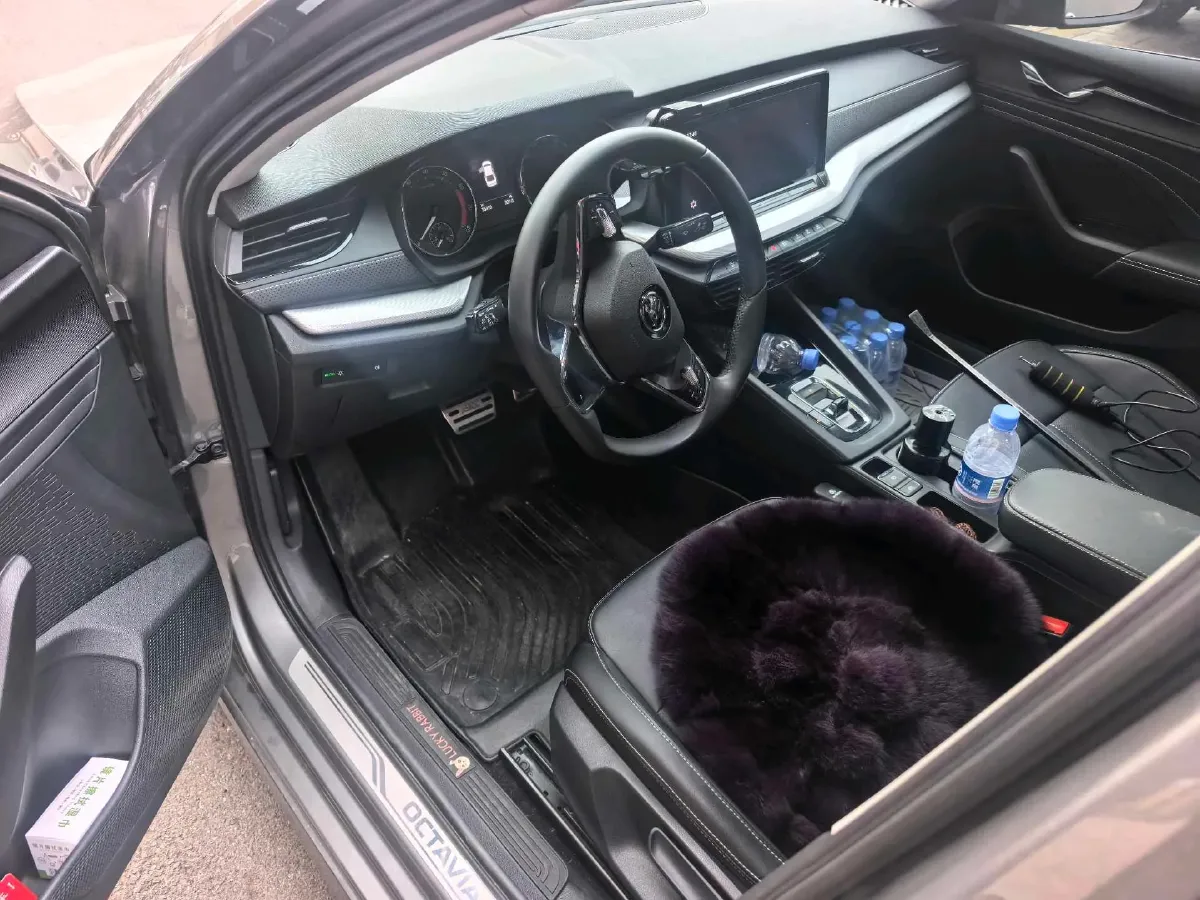 2022 Skoda Octavia 1.4T 150HP L4 7DCT,autocango,china used car exporter,china ev exporter,chinese used car exporter,chinese used ev exporter