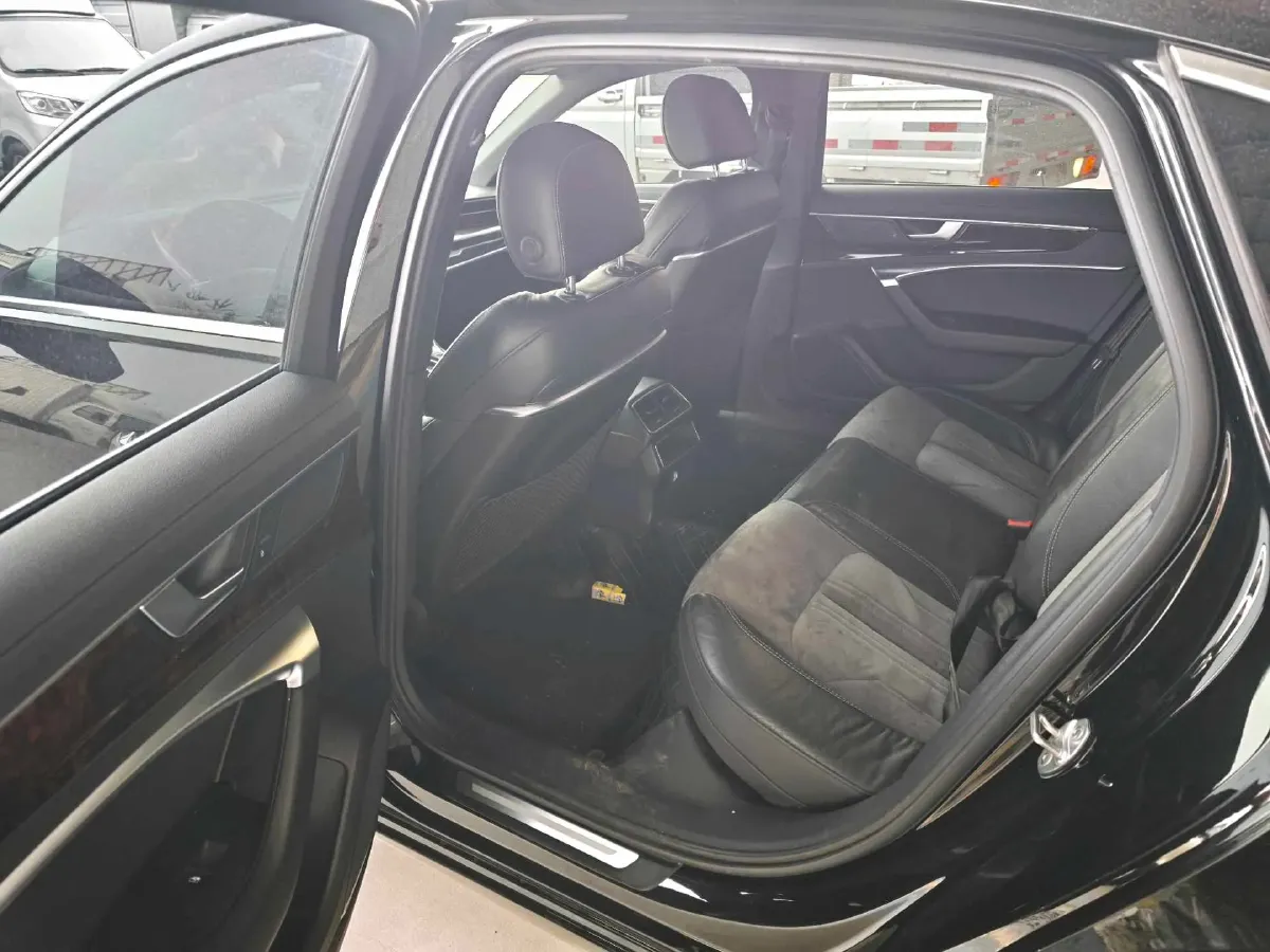 2019 Audi A6L 2.0T 190HP L4 7DCT,autocango,china used car exporter,china ev exporter,chinese used car exporter,chinese used ev exporter