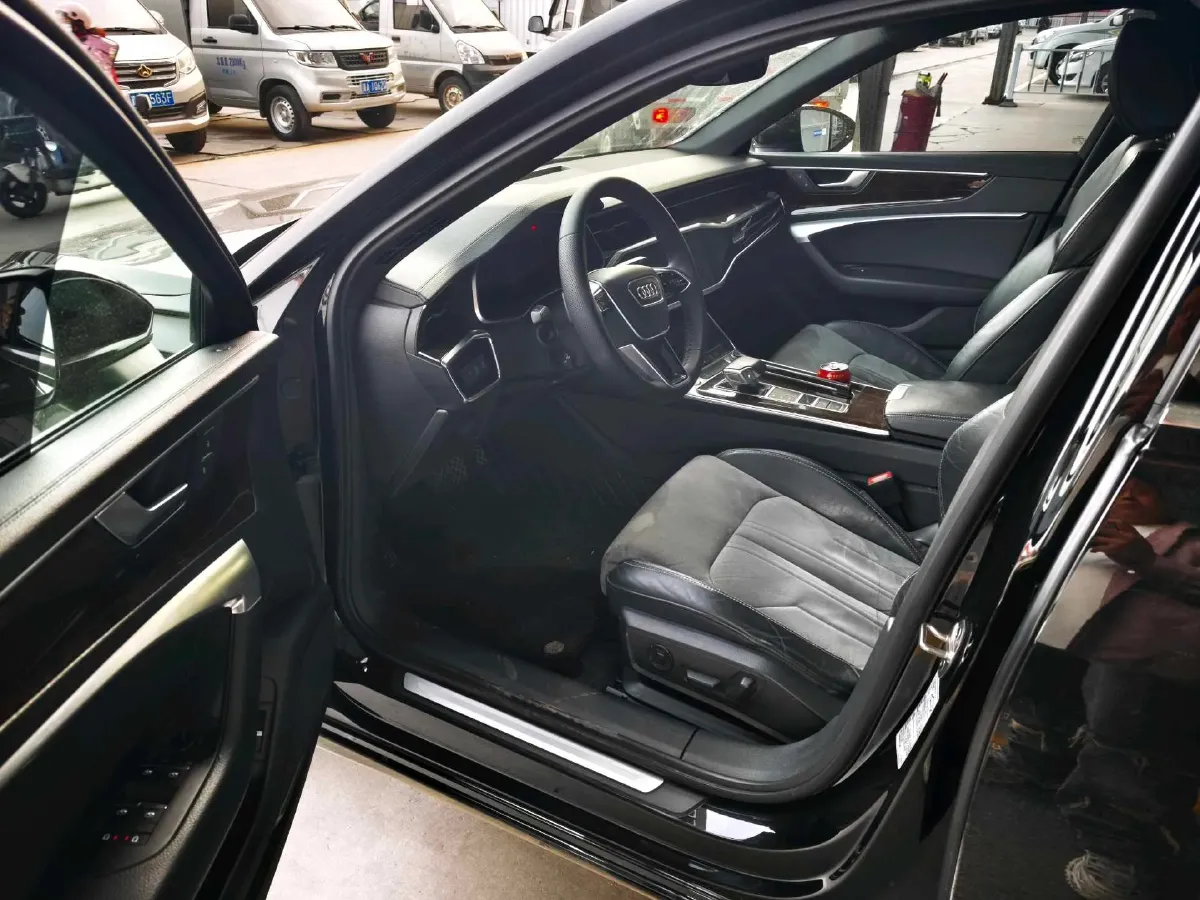 2019 Audi A6L 2.0T 190HP L4 7DCT,autocango,china used car exporter,china ev exporter,chinese used car exporter,chinese used ev exporter