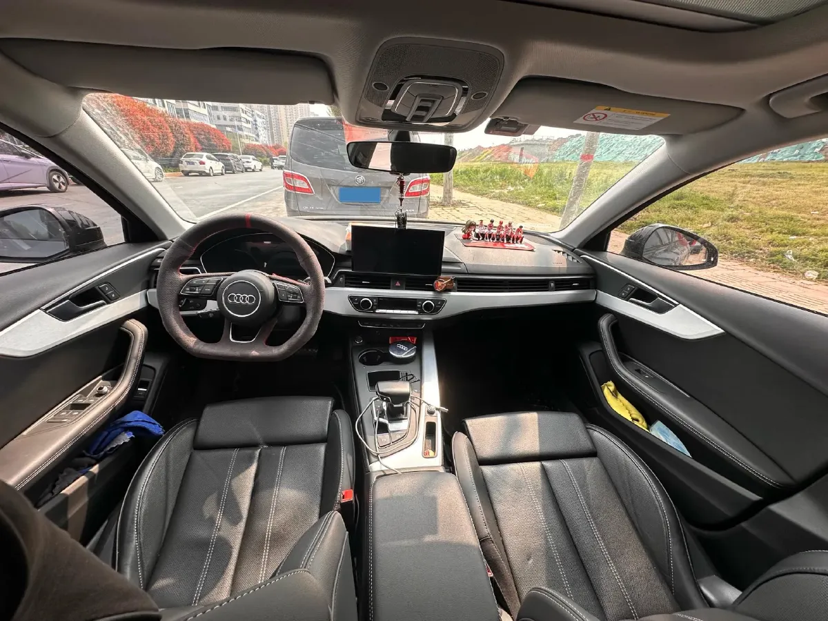 2022 Audi A4L 2.0T 190HP L4 7DCT,autocango,china used car exporter,china ev exporter,chinese used car exporter,chinese used ev exporter