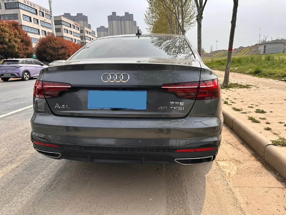 2022 Audi A4L 2.0T 190HP L4 7DCT,autocango,china used car exporter,china ev exporter,chinese used car exporter,chinese used ev exporter