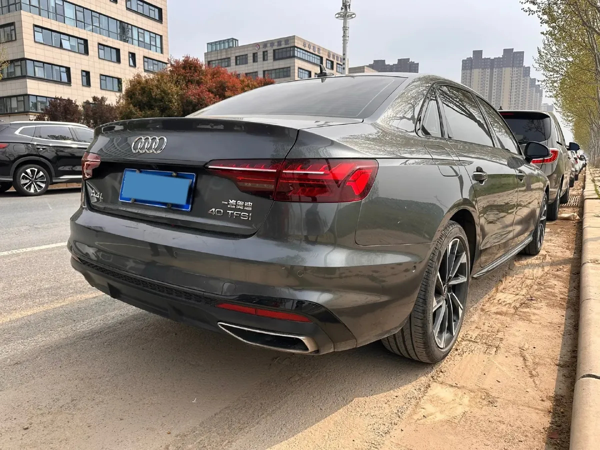 2022 Audi A4L 2.0T 190HP L4 7DCT,autocango,china used car exporter,china ev exporter,chinese used car exporter,chinese used ev exporter