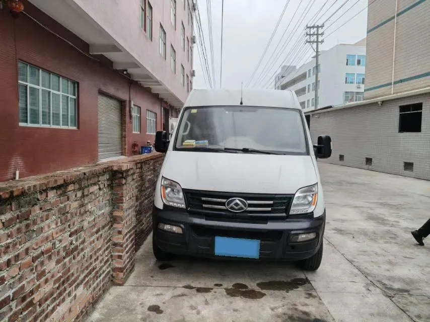2020 MAXUS XinTu V80 2.5T 136HP L4 6MT,autocango,china used car exporter,china ev exporter,chinese used car exporter,chinese used ev exporter