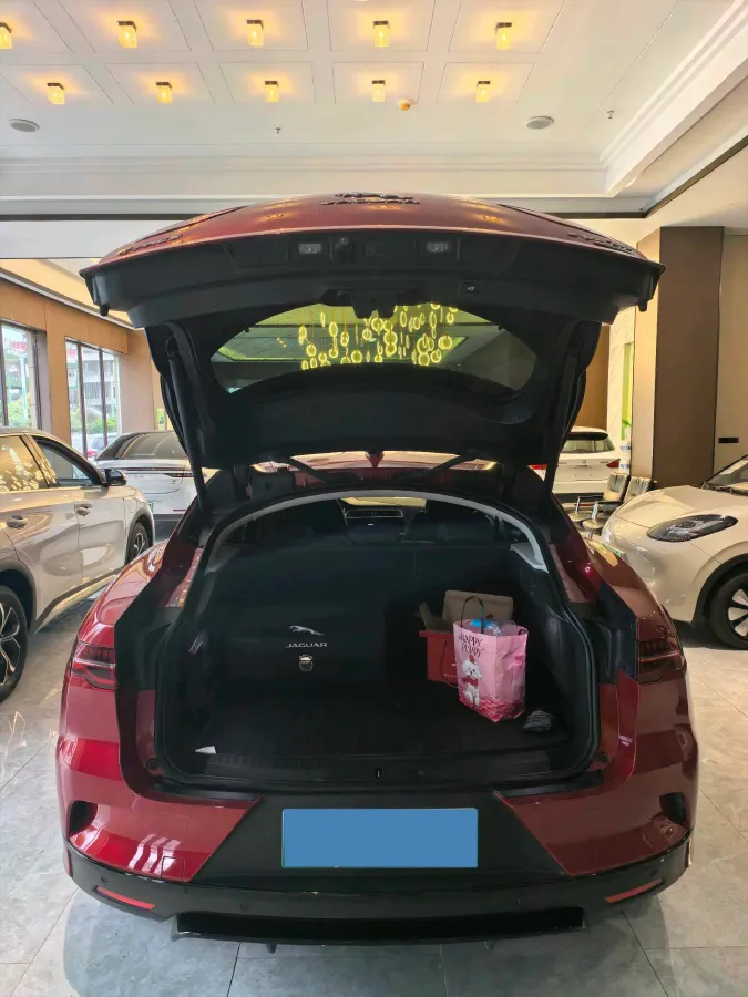 2018 Land Rover Range Rover Velar 2.0T 250HP L4 8AT,autocango,china used car exporter,china ev exporter,chinese used car exporter,chinese used ev exporter