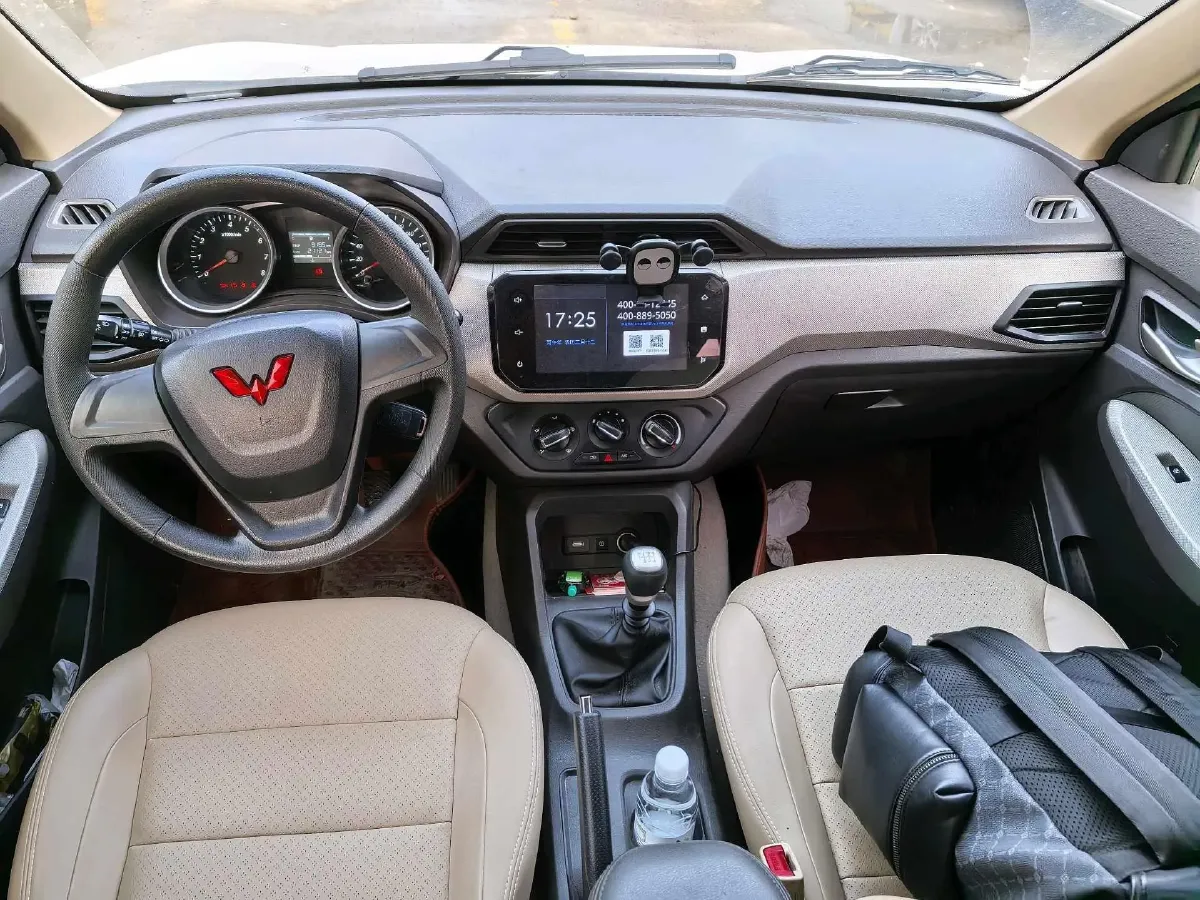 2019 WuLing HongGuang 1.5L 99HP L4 6MT,autocango,china used car exporter,china ev exporter,chinese used car exporter,chinese used ev exporter