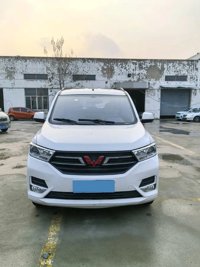 2019 WuLing HongGuang 1.5L 99HP L4 6MT,autocango,china used car exporter,china ev exporter,chinese used car exporter,chinese used ev exporter