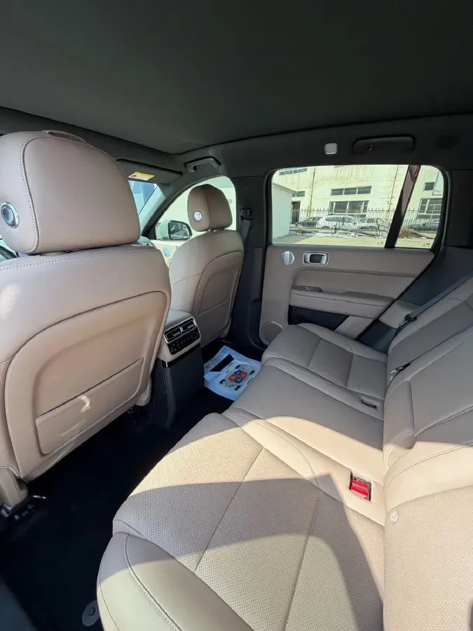 2024 Li L6 Range Extended 154HP L4 REEV 36.8KWH,autocango,china used car exporter,china ev exporter,chinese used car exporter,chinese used ev exporter