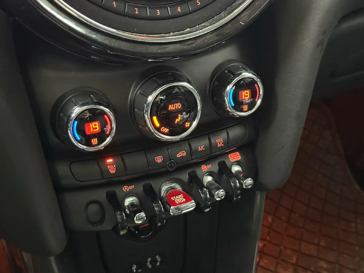 2016 MINI MINI 1.5T 136HP L3 6AT,autocango,china used car exporter,china ev exporter,chinese used car exporter,chinese used ev exporter