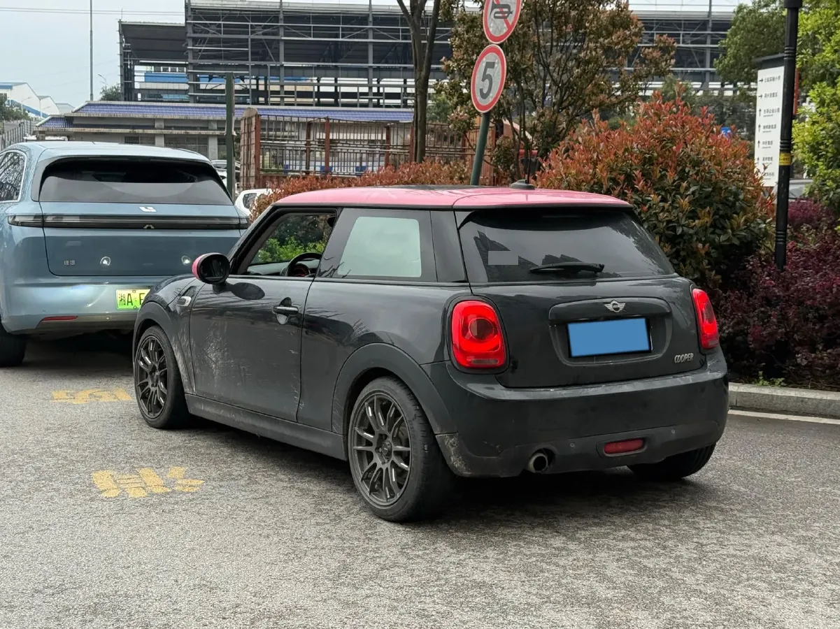 2016 MINI MINI 1.5T 136HP L3 6AT,autocango,china used car exporter,china ev exporter,chinese used car exporter,chinese used ev exporter