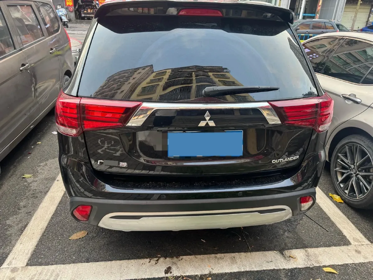 2019 Mitsubishi Outlander 2.0L 166HP L4 CVT,autocango,china used car exporter,china ev exporter,chinese used car exporter,chinese used ev exporter
