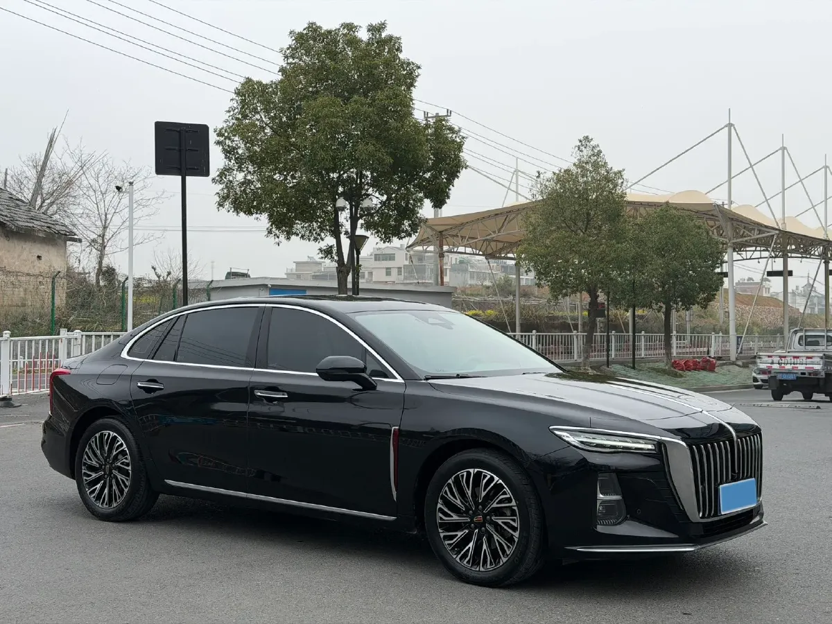 2025 HongQi H5 1.5T 169HP L4 1DHT Hybrid,autocango,china used car exporter,china ev exporter,chinese used car exporter,chinese used ev exporter