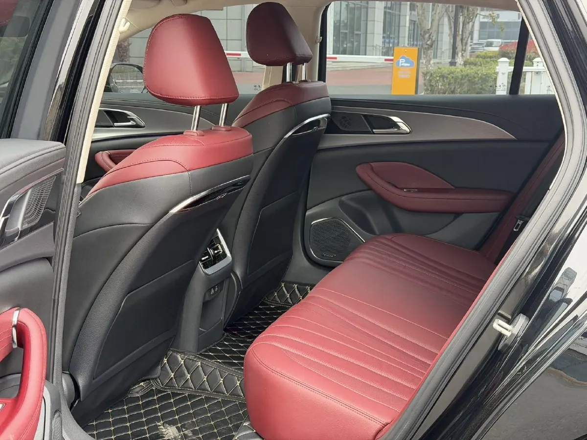 2025 HongQi H5 1.5T 169HP L4 1DHT Hybrid,autocango,china used car exporter,china ev exporter,chinese used car exporter,chinese used ev exporter