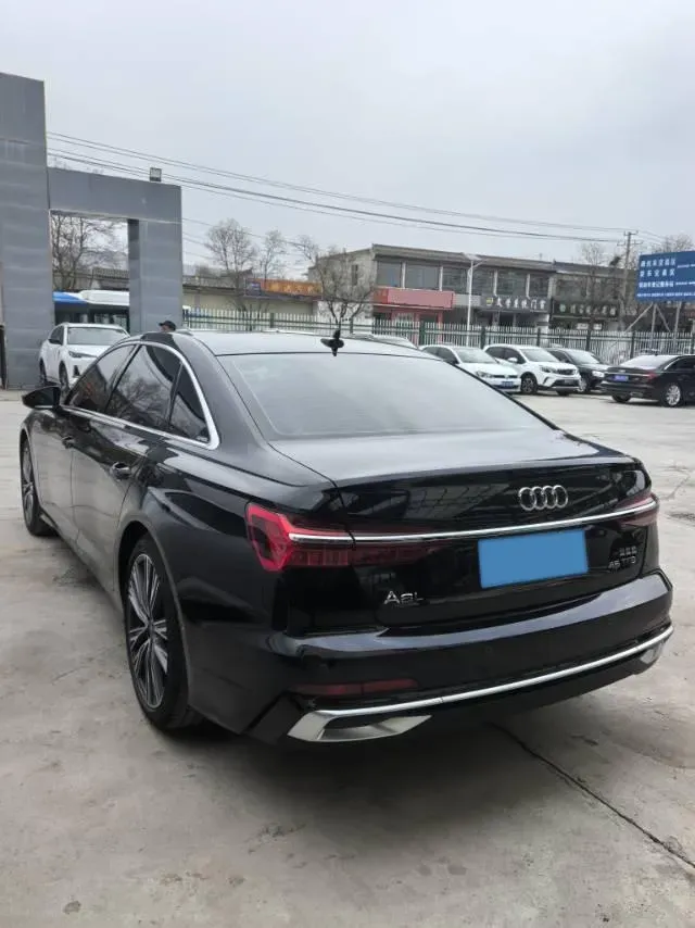 2025 Audi A6L 2.0T 245HP L4 7DCT,autocango,china used car exporter,china ev exporter,chinese used car exporter,chinese used ev exporter
