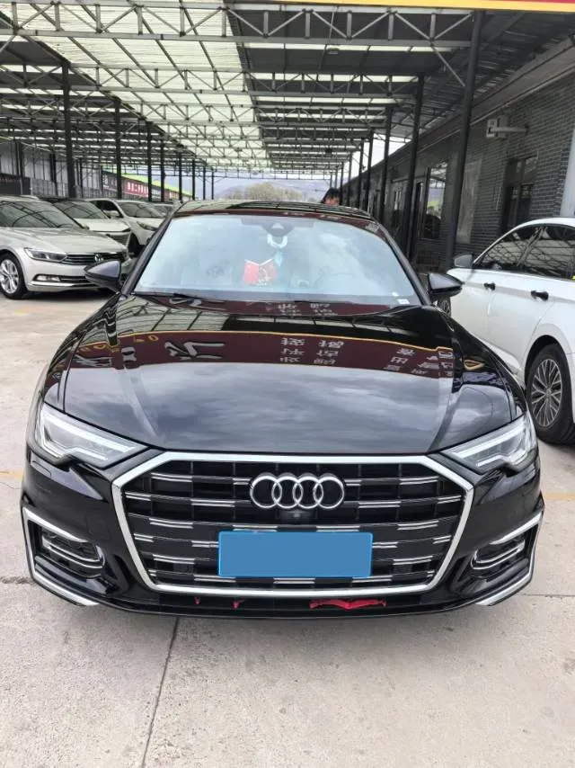 2025 Audi A6L 2.0T 245HP L4 7DCT,autocango,china used car exporter,china ev exporter,chinese used car exporter,chinese used ev exporter