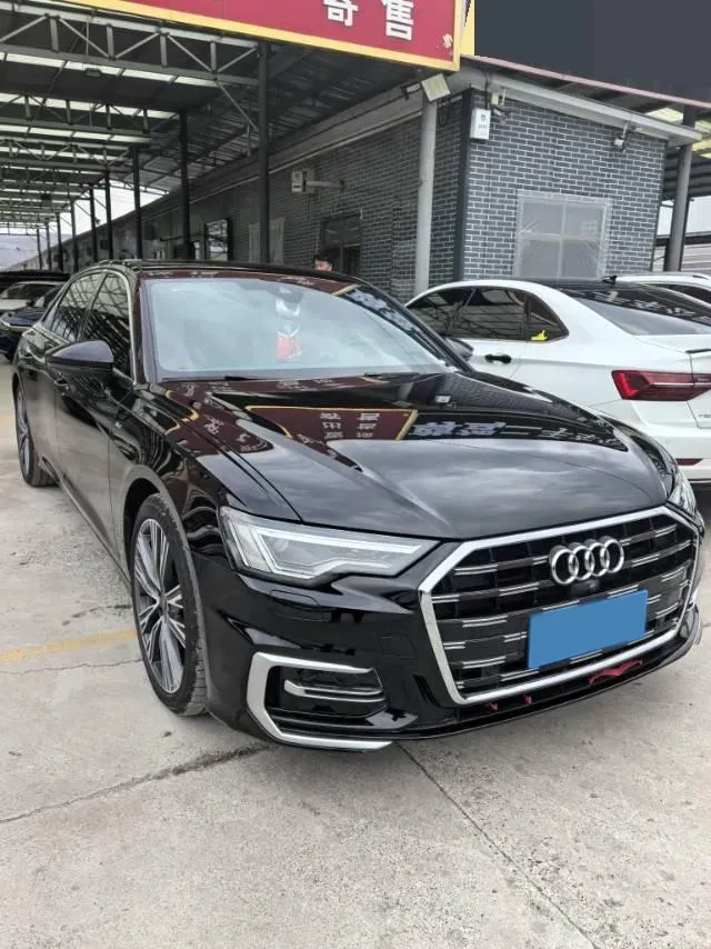 2025 Audi A6L 2.0T 245HP L4 7DCT,autocango,china used car exporter,china ev exporter,chinese used car exporter,chinese used ev exporter