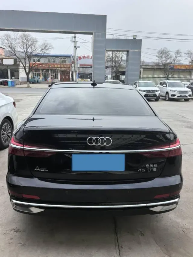 2025 Audi A6L 2.0T 245HP L4 7DCT,autocango,china used car exporter,china ev exporter,chinese used car exporter,chinese used ev exporter