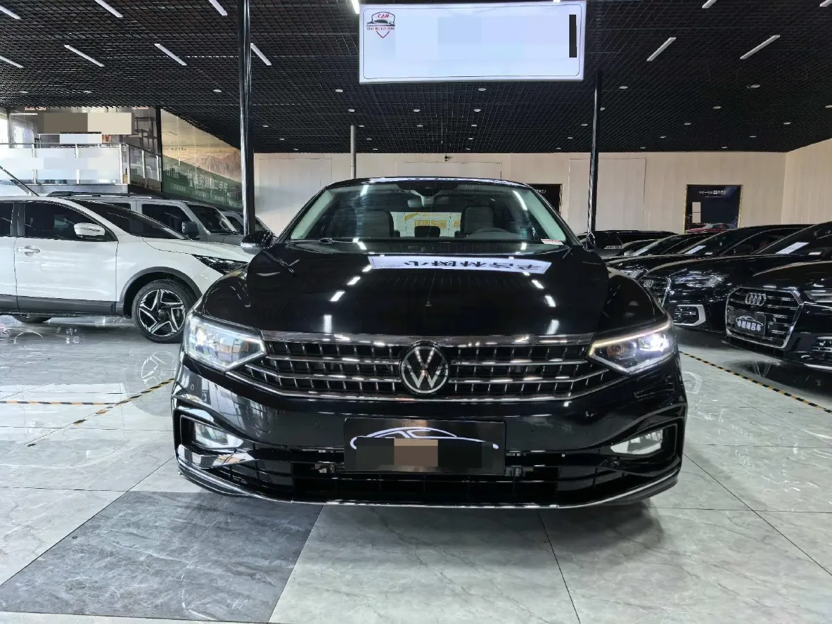 2025 Volkswagen Magotan 2.0T 186HP L4 7DCT,autocango,china used car exporter,china ev exporter,chinese used car exporter,chinese used ev exporter