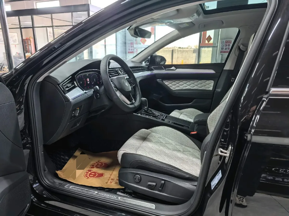 2025 Volkswagen Magotan 2.0T 186HP L4 7DCT,autocango,china used car exporter,china ev exporter,chinese used car exporter,chinese used ev exporter