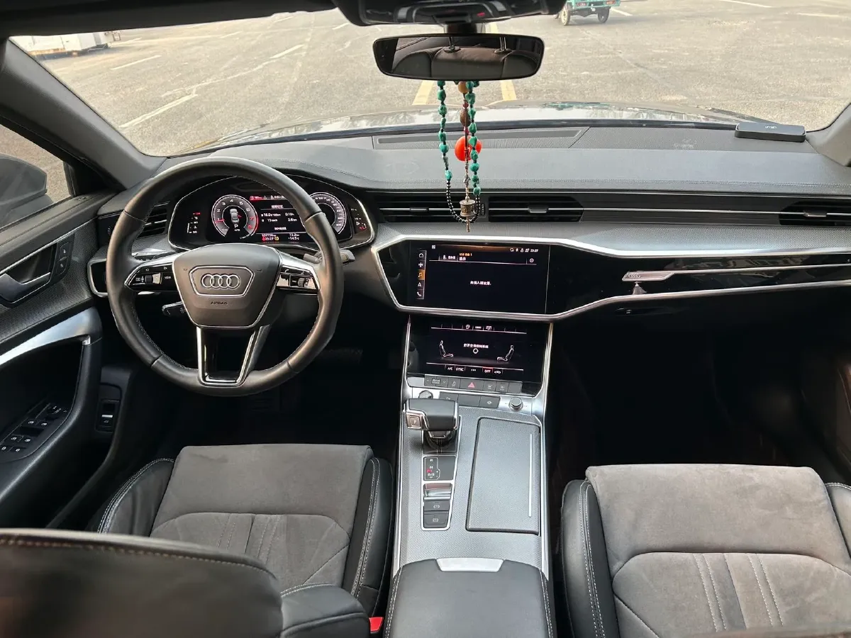 2021 Audi A6L 2.0T 190HP L4 7DCT,autocango,china used car exporter,china ev exporter,chinese used car exporter,chinese used ev exporter