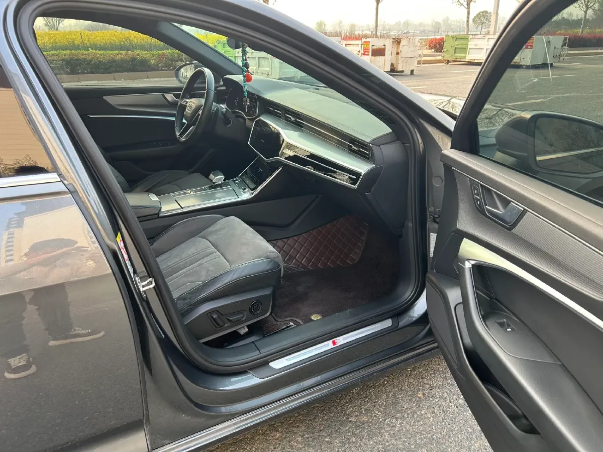 2021 Audi A6L 2.0T 190HP L4 7DCT,autocango,china used car exporter,china ev exporter,chinese used car exporter,chinese used ev exporter