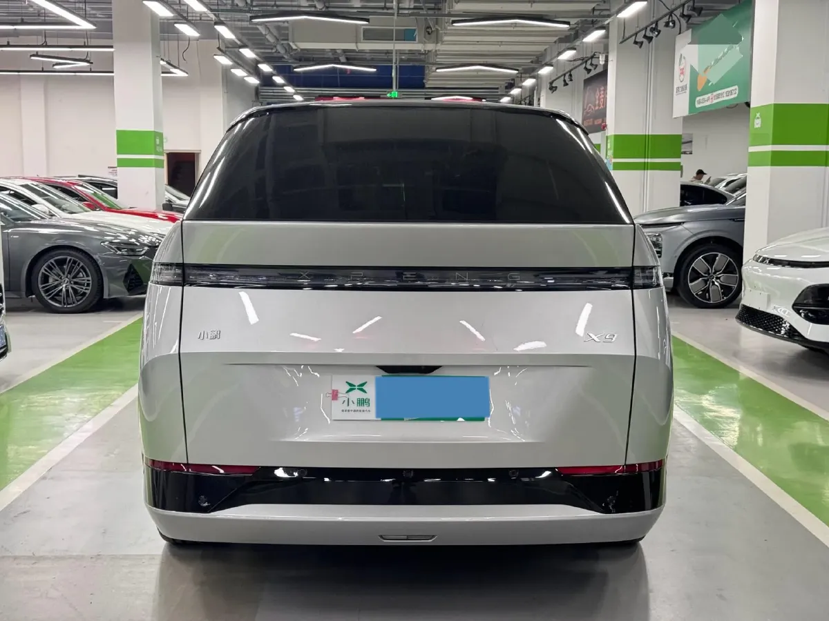 2024 Xpeng X9 BEV 84.5KWH,autocango,china used car exporter,china ev exporter,chinese used car exporter,chinese used ev exporter