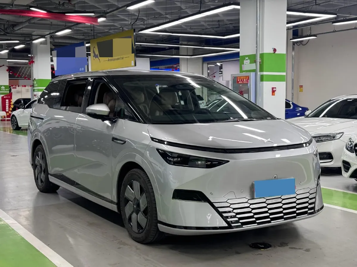 2024 Xpeng X9 BEV 84.5KWH,autocango,china used car exporter,china ev exporter,chinese used car exporter,chinese used ev exporter