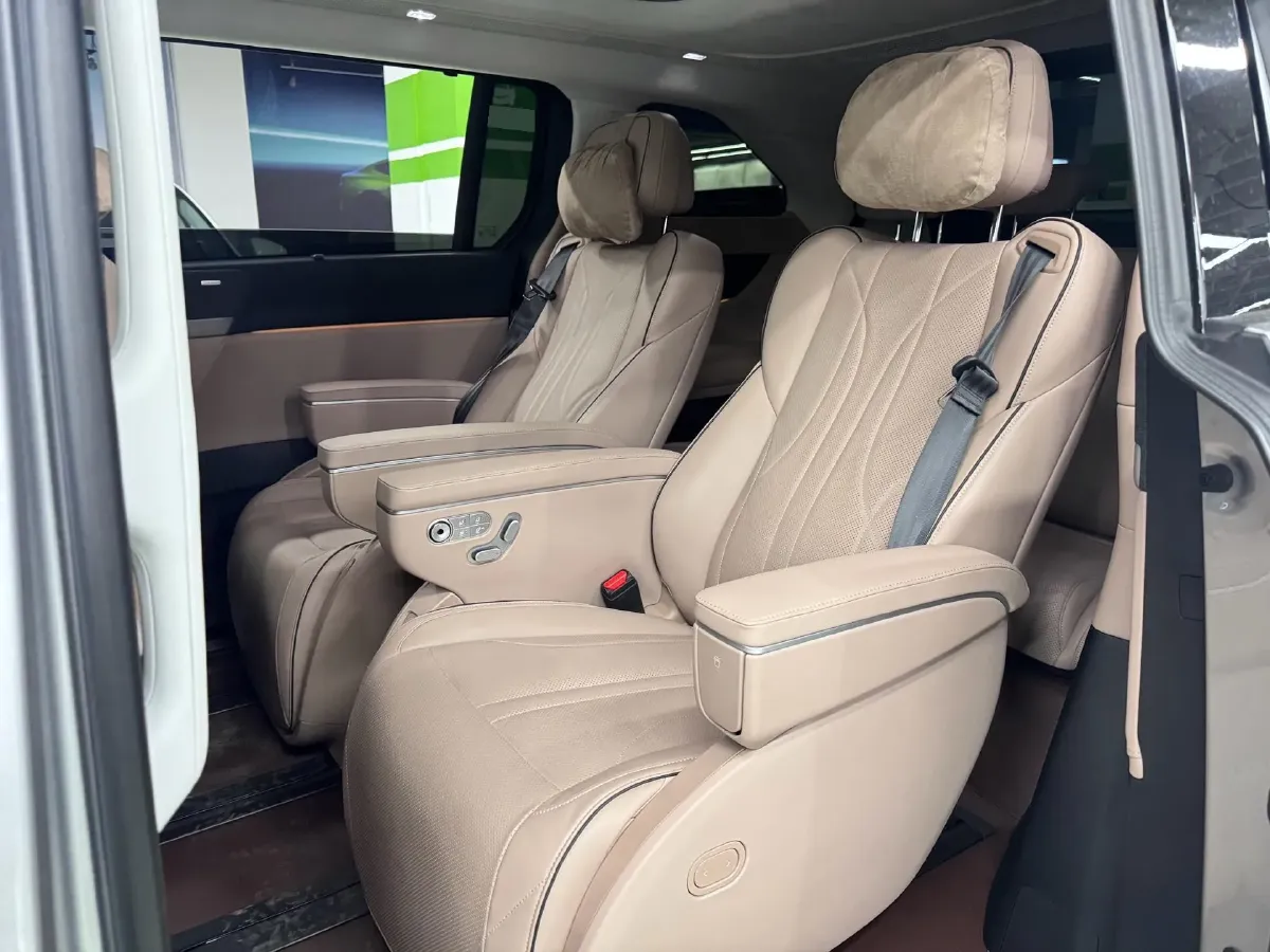 2024 Xpeng X9 BEV 84.5KWH,autocango,china used car exporter,china ev exporter,chinese used car exporter,chinese used ev exporter