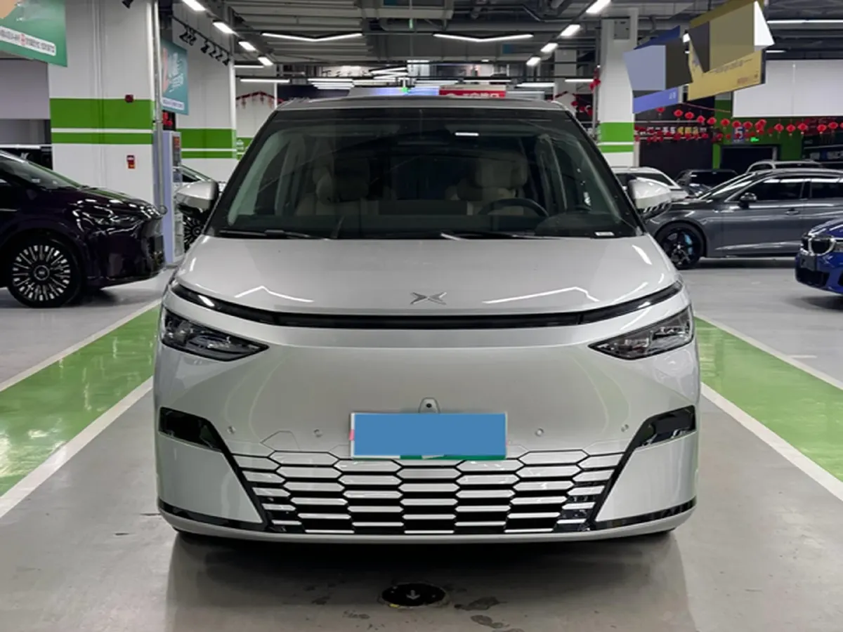 2024 Xpeng X9 BEV 84.5KWH,autocango,china used car exporter,china ev exporter,chinese used car exporter,chinese used ev exporter