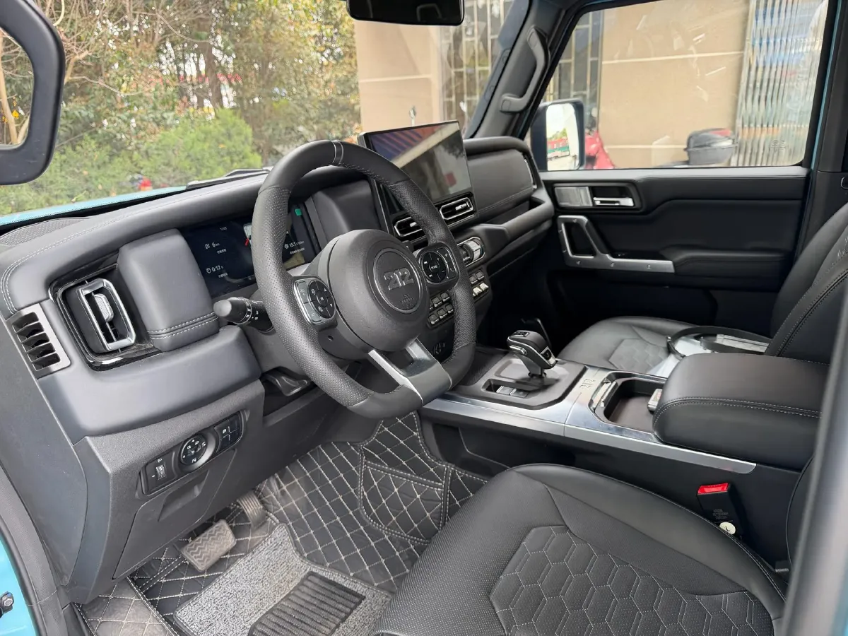 2025 212 212 T01 2.0T 252HP L4 8AT,autocango,china used car exporter,china ev exporter,chinese used car exporter,chinese used ev exporter