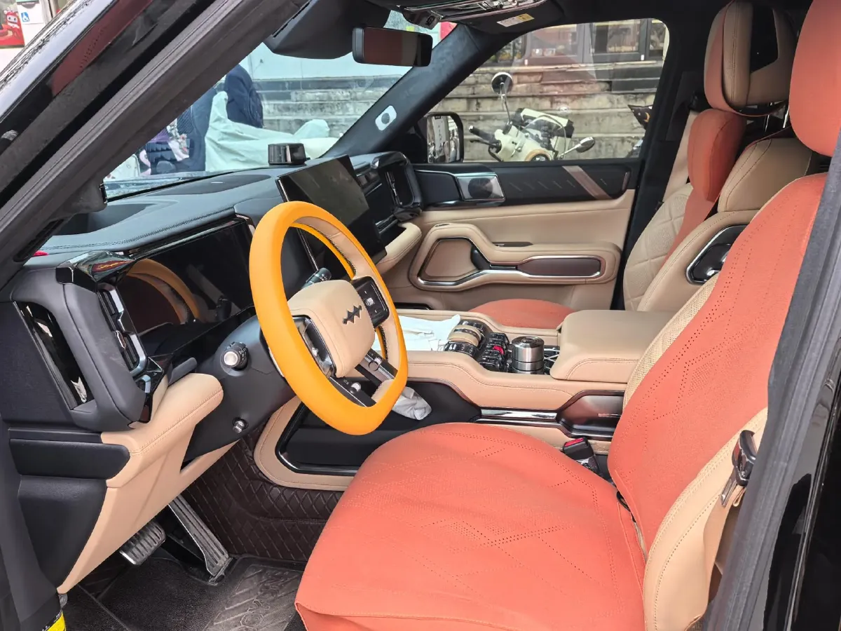 2025 FangChengBao Bao 8 2.0T 245HP L4 E-CVT PHEV 36.8KWH,autocango,china used car exporter,china ev exporter,chinese used car exporter,chinese used ev exporter