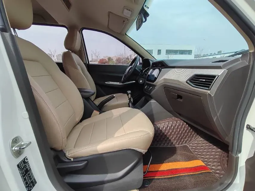 2021 WuLing HongGuang 1.5L 99HP L4 6MT,autocango,china used car exporter,china ev exporter,chinese used car exporter,chinese used ev exporter