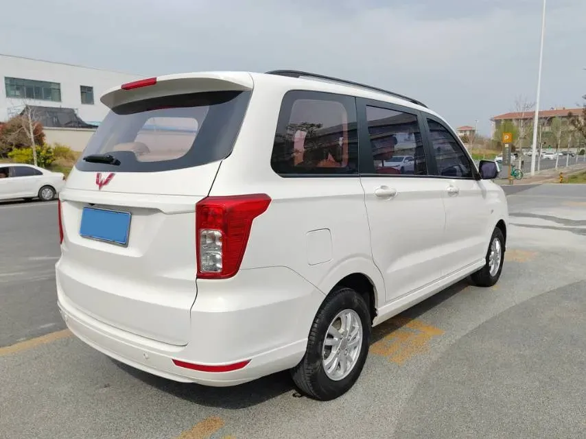 2021 WuLing HongGuang 1.5L 99HP L4 6MT,autocango,china used car exporter,china ev exporter,chinese used car exporter,chinese used ev exporter