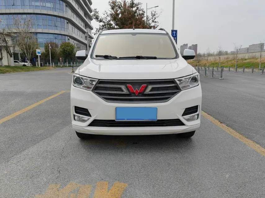2021 WuLing HongGuang 1.5L 99HP L4 6MT,autocango,china used car exporter,china ev exporter,chinese used car exporter,chinese used ev exporter