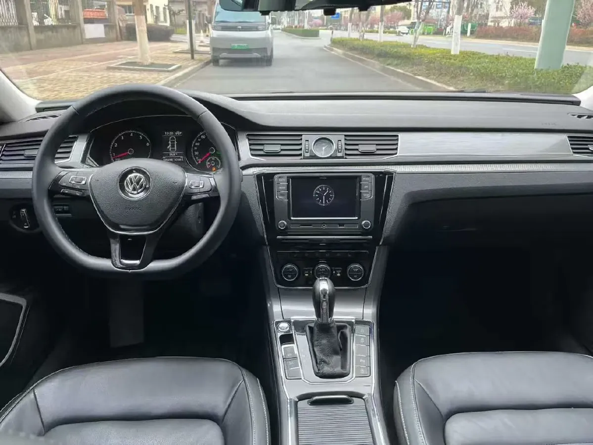 2017 Volkswagen Passat 1.8T 180HP L4 7DCT,autocango,china used car exporter,china ev exporter,chinese used car exporter,chinese used ev exporter